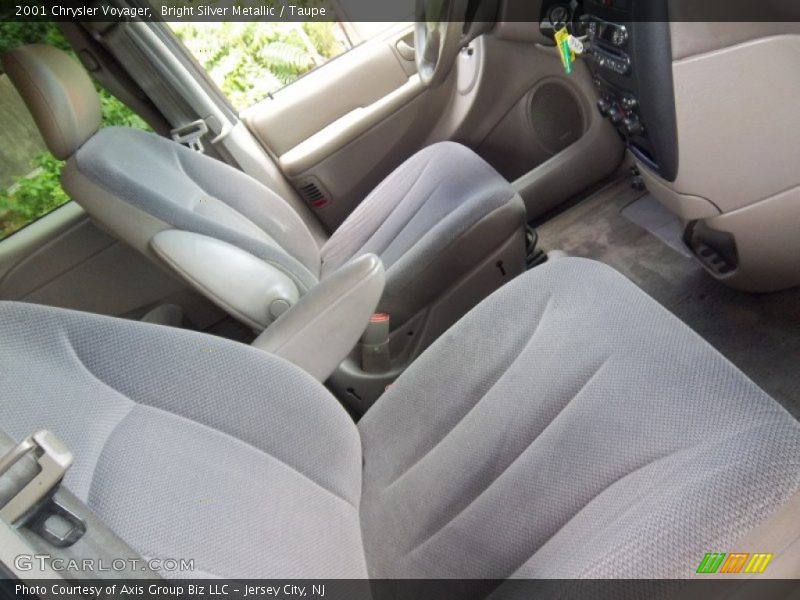 Bright Silver Metallic / Taupe 2001 Chrysler Voyager