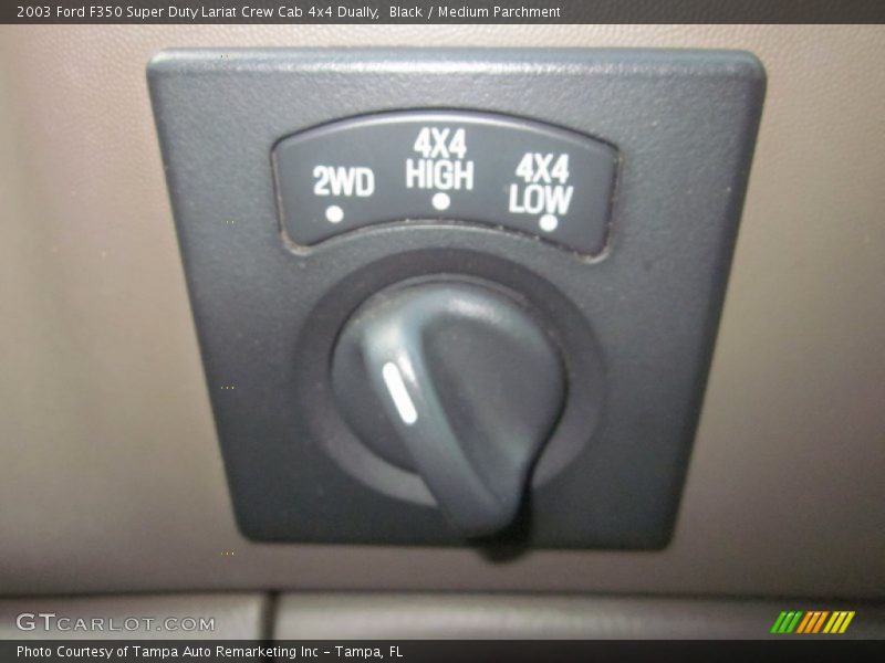 Controls of 2003 F350 Super Duty Lariat Crew Cab 4x4 Dually
