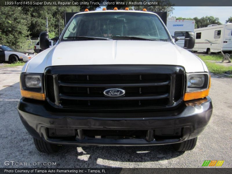 Oxford White / Medium Graphite 1999 Ford F450 Super Duty XL Regular Cab Utility Truck