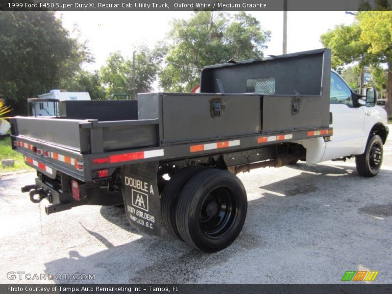 Oxford White / Medium Graphite 1999 Ford F450 Super Duty XL Regular Cab Utility Truck