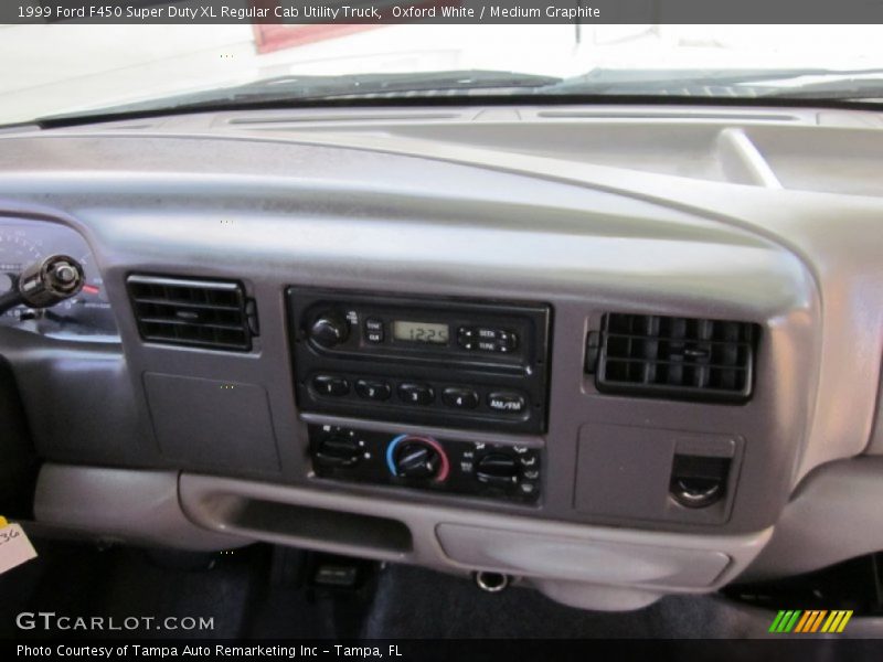 Controls of 1999 F450 Super Duty XL Regular Cab Utility Truck