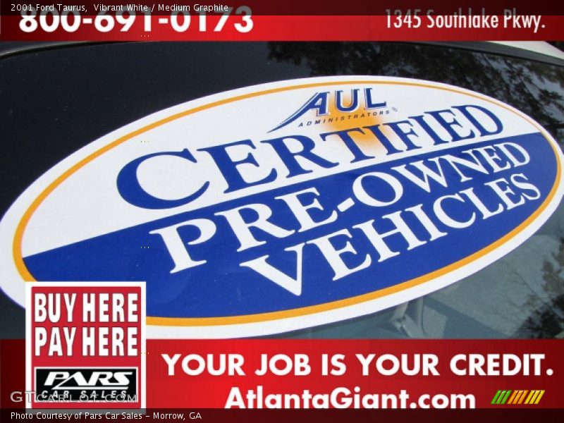 Vibrant White / Medium Graphite 2001 Ford Taurus