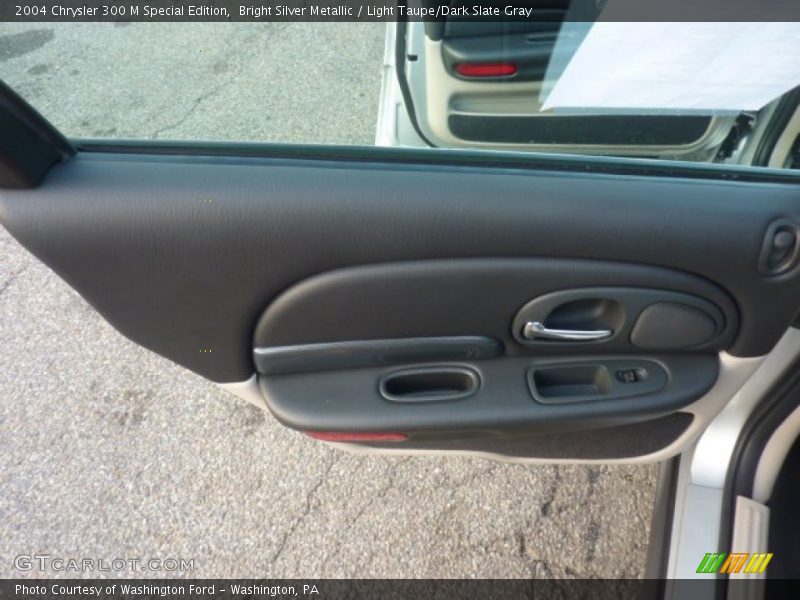 Door Panel of 2004 300 M Special Edition