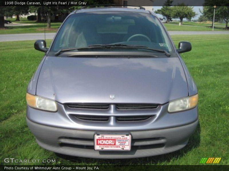 Light Iris Pearl / Mist Gray 1998 Dodge Caravan