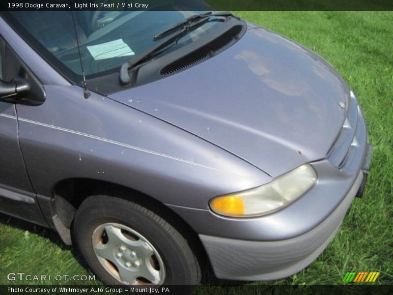 Light Iris Pearl / Mist Gray 1998 Dodge Caravan
