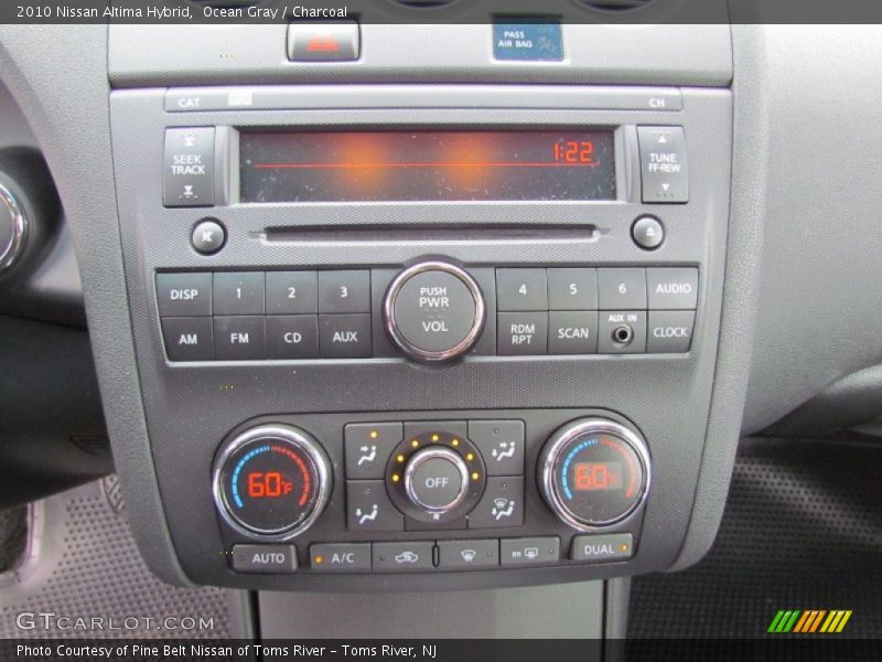 Controls of 2010 Altima Hybrid