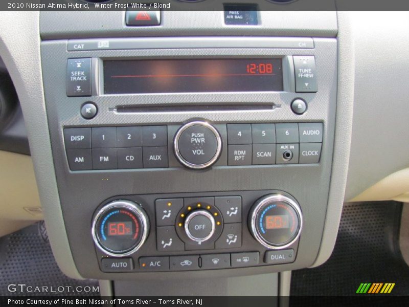 Controls of 2010 Altima Hybrid
