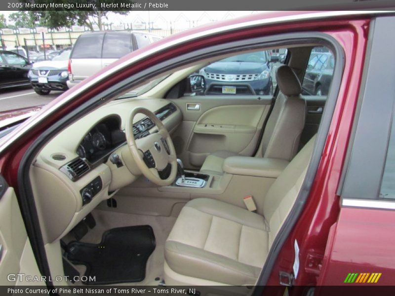  2005 Montego Luxury Pebble Interior