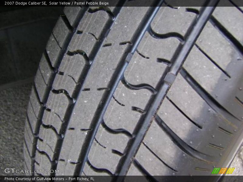 Solar Yellow / Pastel Pebble Beige 2007 Dodge Caliber SE