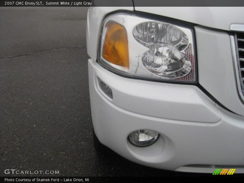 Summit White / Light Gray 2007 GMC Envoy SLT