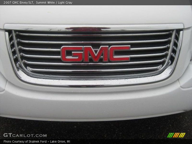 Summit White / Light Gray 2007 GMC Envoy SLT