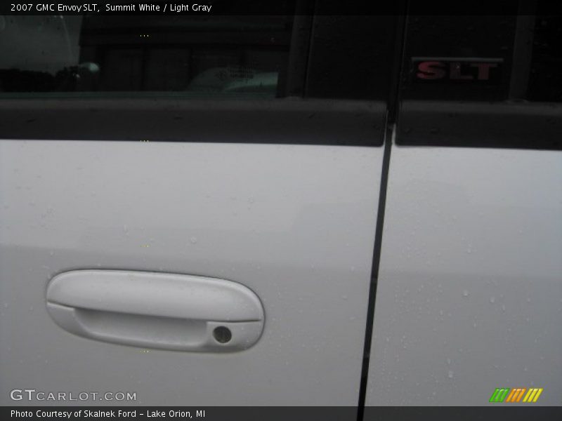 Summit White / Light Gray 2007 GMC Envoy SLT