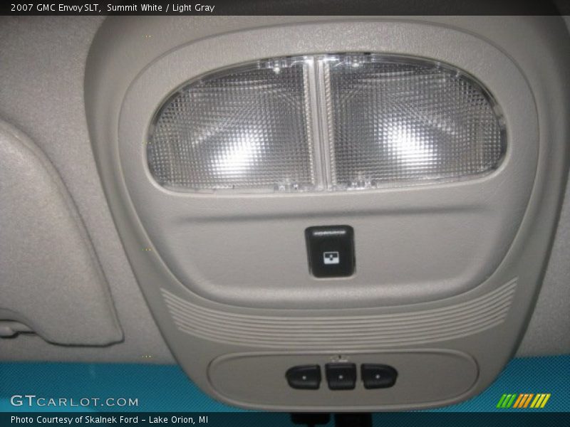 Summit White / Light Gray 2007 GMC Envoy SLT