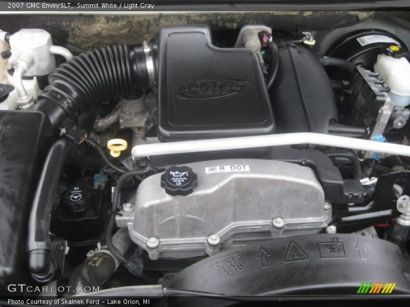 Summit White / Light Gray 2007 GMC Envoy SLT