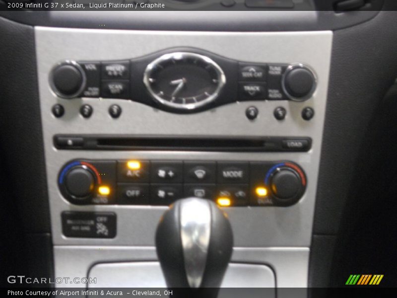 Liquid Platinum / Graphite 2009 Infiniti G 37 x Sedan