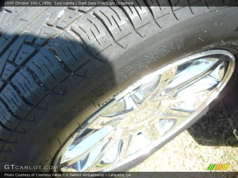 Cool Vanilla / Dark Slate Gray/Light Graystone 2006 Chrysler 300 C HEMI