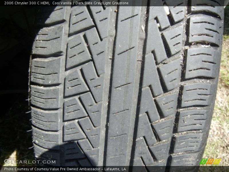Cool Vanilla / Dark Slate Gray/Light Graystone 2006 Chrysler 300 C HEMI