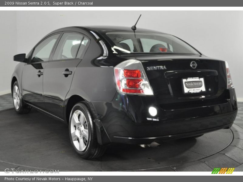 Super Black / Charcoal 2009 Nissan Sentra 2.0 S