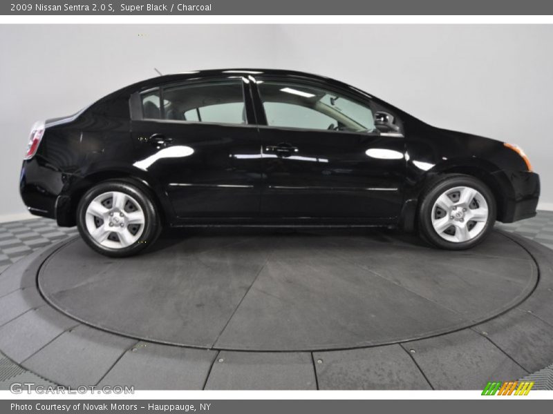 Super Black / Charcoal 2009 Nissan Sentra 2.0 S