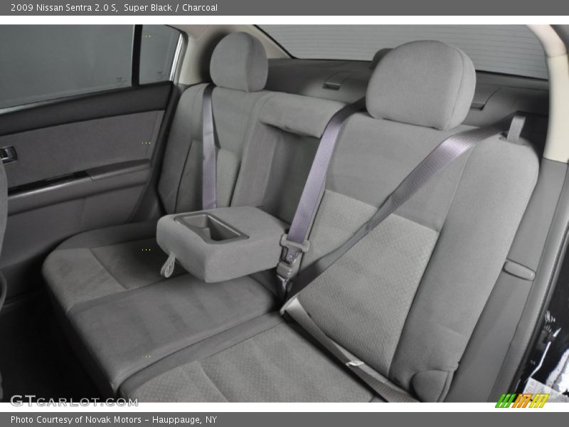 Super Black / Charcoal 2009 Nissan Sentra 2.0 S