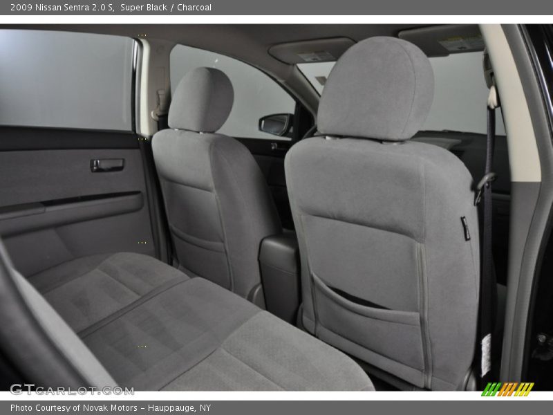 Super Black / Charcoal 2009 Nissan Sentra 2.0 S