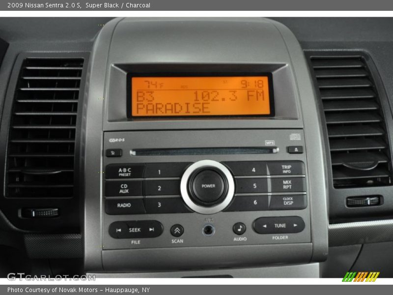 Super Black / Charcoal 2009 Nissan Sentra 2.0 S