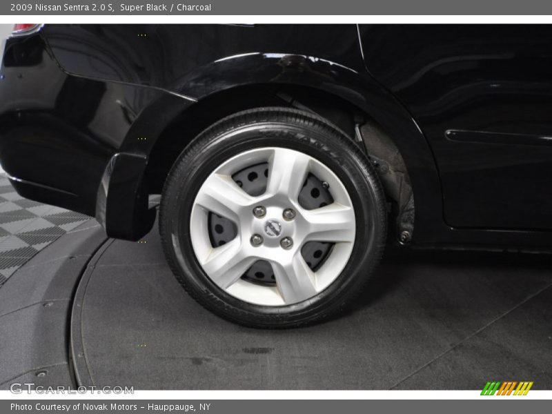 Super Black / Charcoal 2009 Nissan Sentra 2.0 S