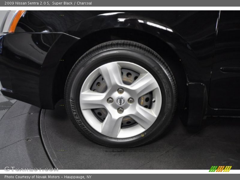 Super Black / Charcoal 2009 Nissan Sentra 2.0 S