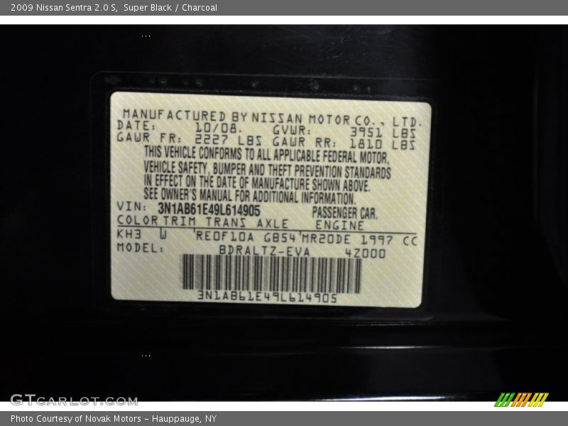 Super Black / Charcoal 2009 Nissan Sentra 2.0 S
