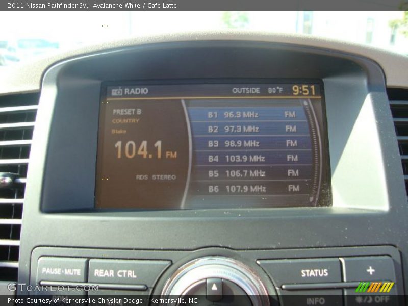 Avalanche White / Cafe Latte 2011 Nissan Pathfinder SV