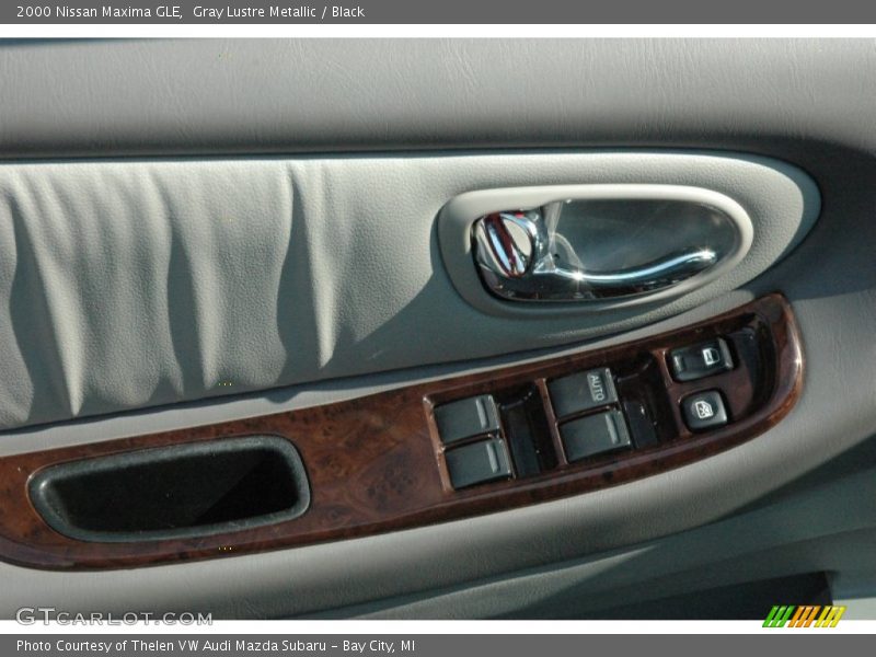 Gray Lustre Metallic / Black 2000 Nissan Maxima GLE