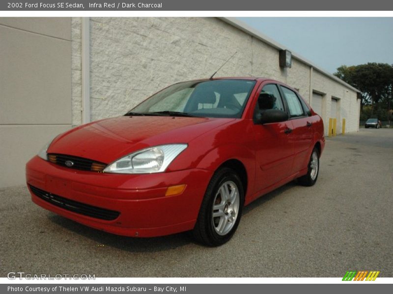 Infra Red / Dark Charcoal 2002 Ford Focus SE Sedan