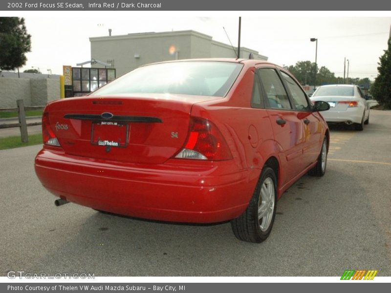 Infra Red / Dark Charcoal 2002 Ford Focus SE Sedan