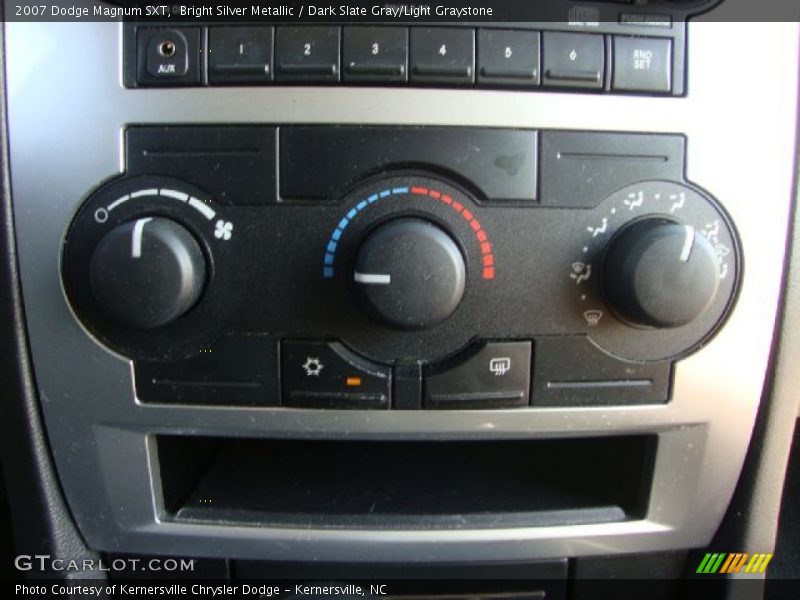 Bright Silver Metallic / Dark Slate Gray/Light Graystone 2007 Dodge Magnum SXT