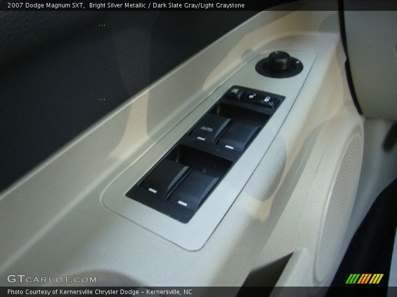 Bright Silver Metallic / Dark Slate Gray/Light Graystone 2007 Dodge Magnum SXT