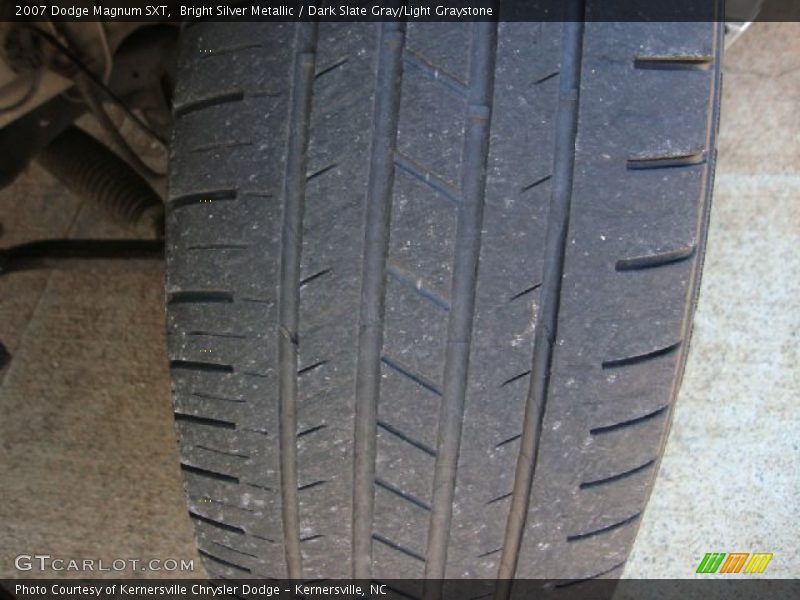 Bright Silver Metallic / Dark Slate Gray/Light Graystone 2007 Dodge Magnum SXT