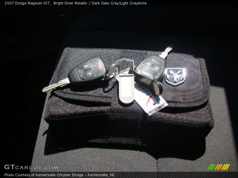 Bright Silver Metallic / Dark Slate Gray/Light Graystone 2007 Dodge Magnum SXT