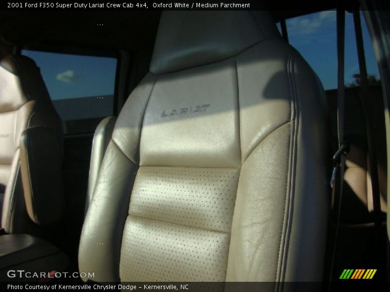 Oxford White / Medium Parchment 2001 Ford F350 Super Duty Lariat Crew Cab 4x4