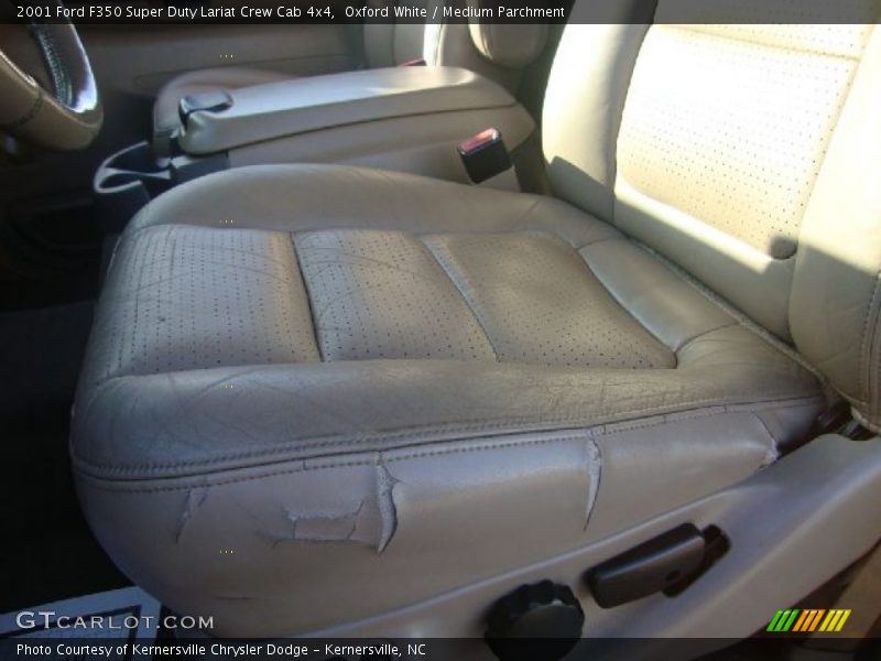 Oxford White / Medium Parchment 2001 Ford F350 Super Duty Lariat Crew Cab 4x4