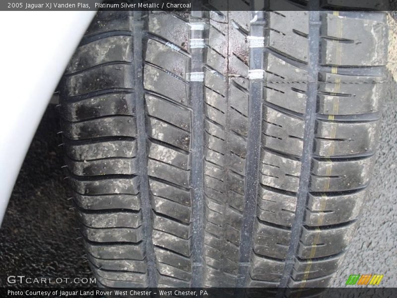 Platinum Silver Metallic / Charcoal 2005 Jaguar XJ Vanden Plas