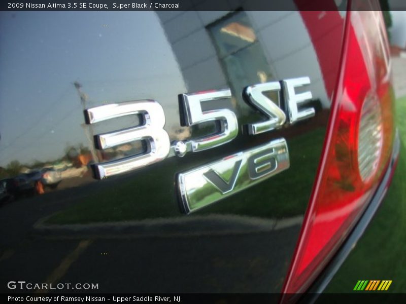 Super Black / Charcoal 2009 Nissan Altima 3.5 SE Coupe