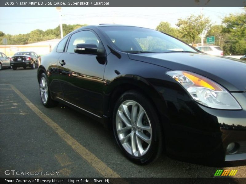 Super Black / Charcoal 2009 Nissan Altima 3.5 SE Coupe