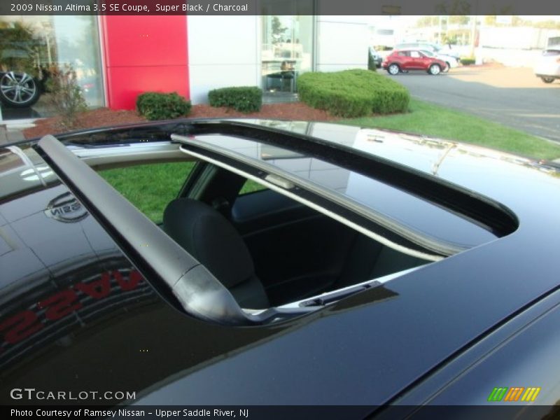 Super Black / Charcoal 2009 Nissan Altima 3.5 SE Coupe