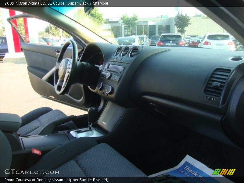 Super Black / Charcoal 2009 Nissan Altima 3.5 SE Coupe