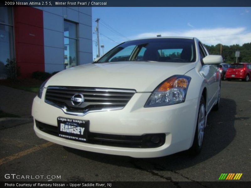 Winter Frost Pearl / Charcoal 2009 Nissan Altima 2.5 S