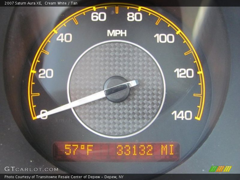 Cream White / Tan 2007 Saturn Aura XE