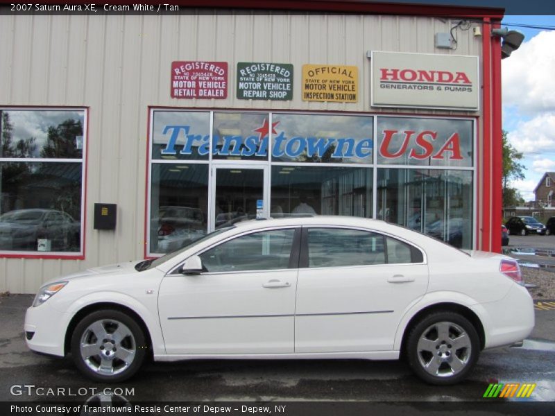 Cream White / Tan 2007 Saturn Aura XE