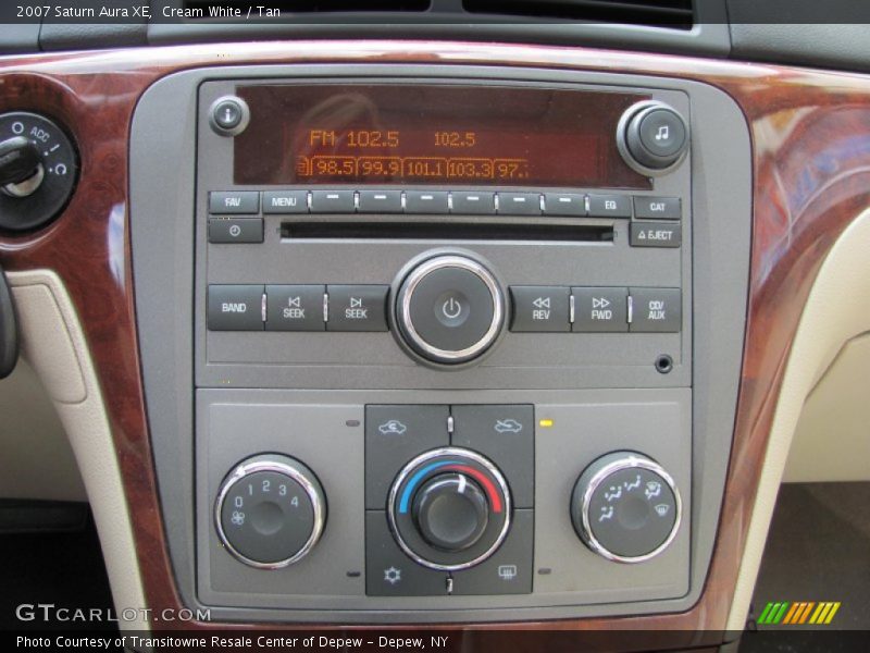 Cream White / Tan 2007 Saturn Aura XE