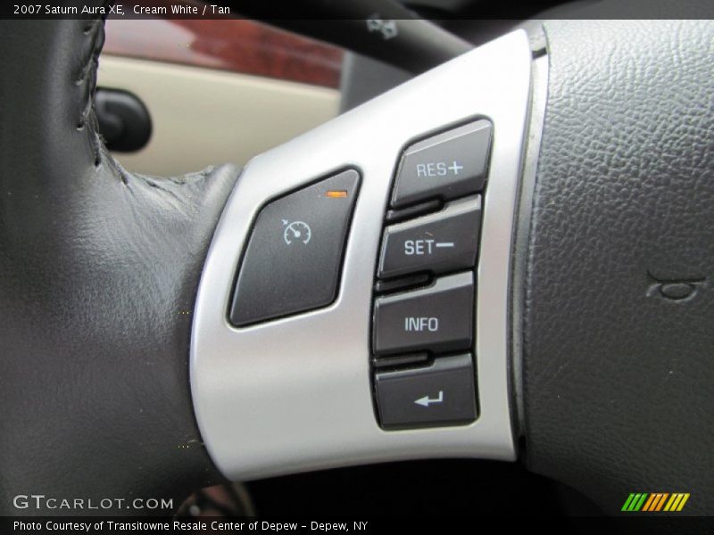Cream White / Tan 2007 Saturn Aura XE