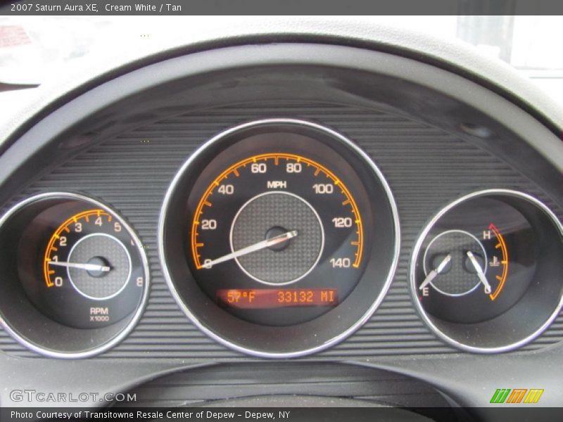 Cream White / Tan 2007 Saturn Aura XE